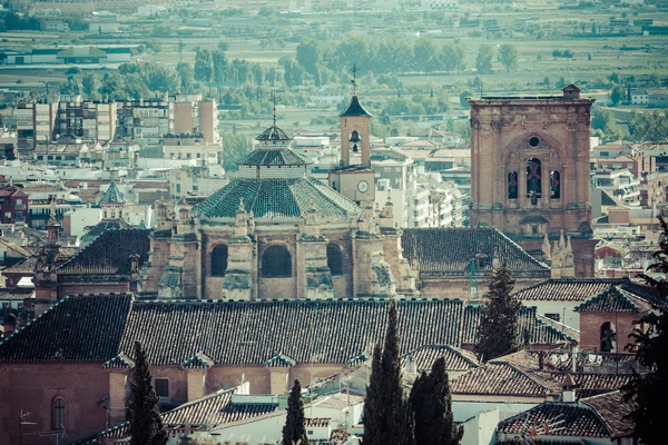 Cattedrale e centro città visti dal castello, Granada, Granada — Foto Stock