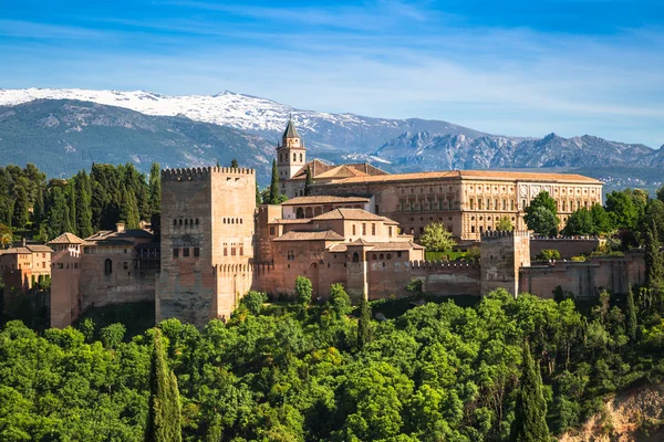 Vista de la famosa Alhambra, Granada, España . —  Fotos de Stock