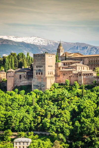 Ancient arab erőd Alhambra, Granada, Spanyolország — Stock Fotó