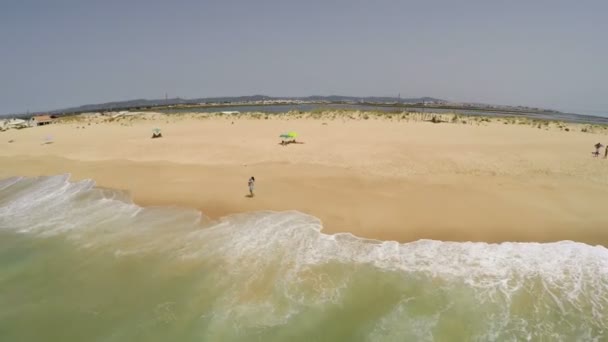 Luftaufnahmen Strand von Faro, Algarve — Stockvideo