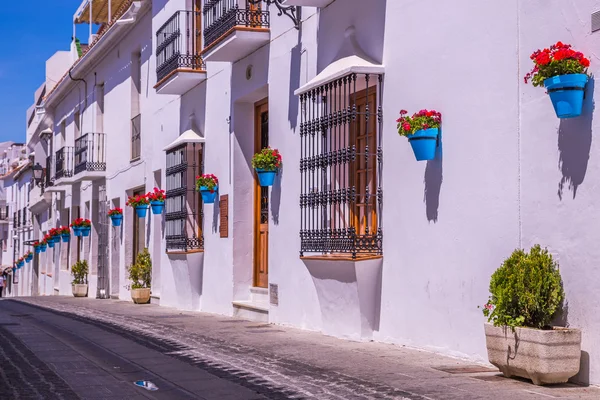 Malerische Straße von Mijas. charmantes weißes Dorf in Andalusien — Stockfoto
