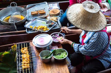 damnoen saduak yüzen Pazar yakın bangkok, Tayland gıda