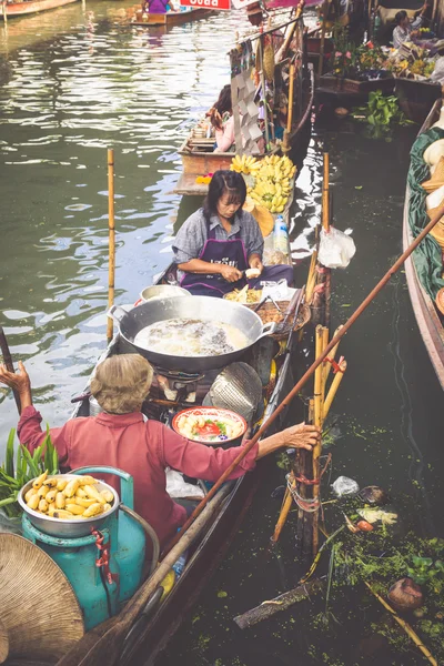 THAÏLANDE DAMNOEN SADUAK - 14 DÉCEMBRE 2014 : Damnoen Saduak Floa — Photo