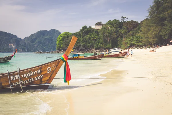 Krabi, Tajlandia, grudnia 10,2013: tradycyjny tajski drewniane longta — Zdjęcie stockowe