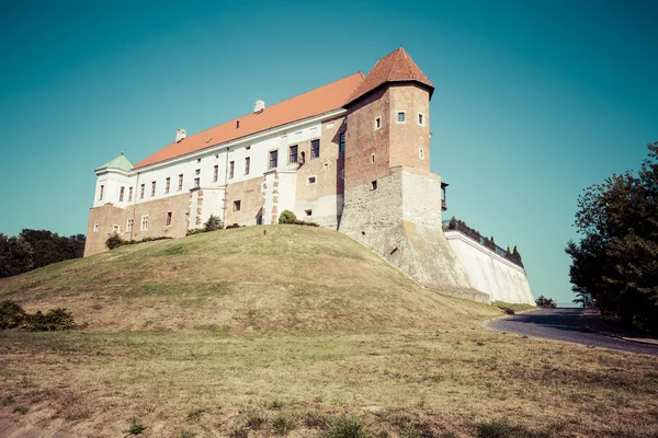 Old castle from 14th century in Sandomierz is located by Vistula — Stock Photo, Image
