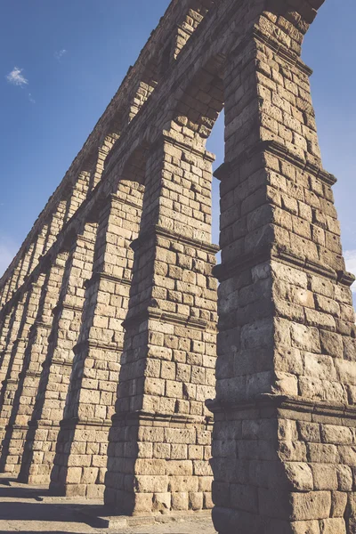 The famous ancient aqueduct in Segovia, Castilla y Leon, Spain — Stock Photo, Image