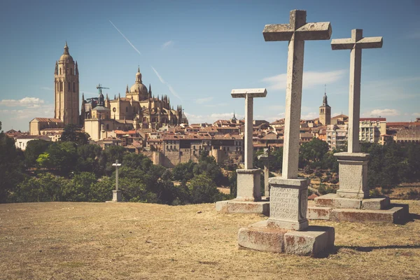 Segovia, İspanya. Panoramik manzaralı tarihi Segovia şehir s — Stok fotoğraf