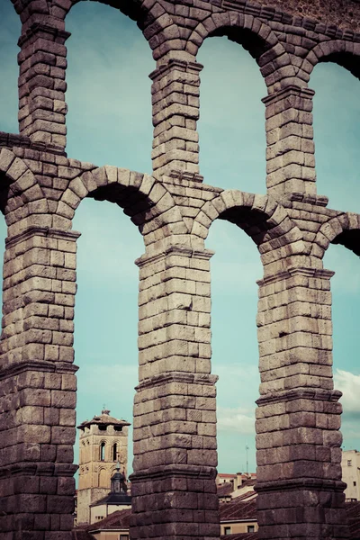 Römische Aquäduktbrücke von segovia, castilla leon, spanien — Stockfoto