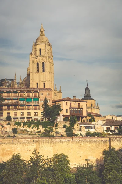 Segovia, España. Vista panorámica de la histórica ciudad de Segovia — Foto de Stock