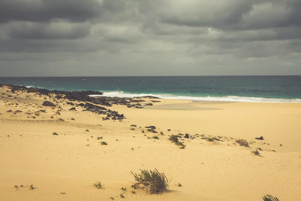 Pohled na Playa de Las Conchas, nádherná pláž na La Graciosa — Stock fotografie