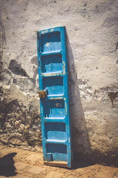 Tradiční marocké dveře detail v chefchaouen, Afrika, Maroko, — Stock fotografie