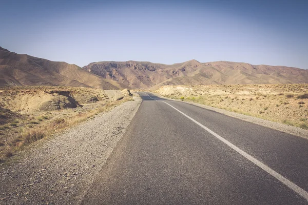 Estrada do deserto em Marrocos — Fotografia de Stock