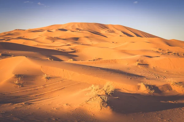 Zandduinen in de Sahara woestijn, Merzouga, Marokko — Stockfoto