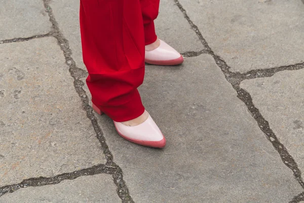 Ayrıntı Gucci defile Milan Wo için bina dışında Ayakkabı — Stok fotoğraf