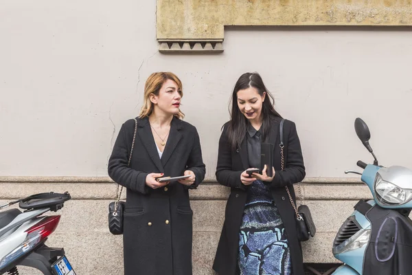 People at Milan Women's Fashion Week fall/winter 16/17 — Stock Photo, Image