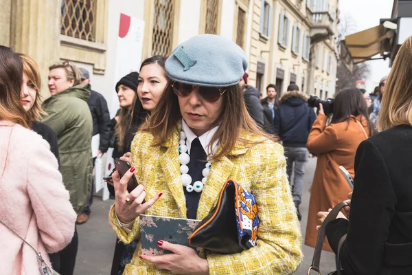 Milano Kadın Moda Haftası sonbahar / kış 16/17 de İnsanlar — Stok fotoğraf