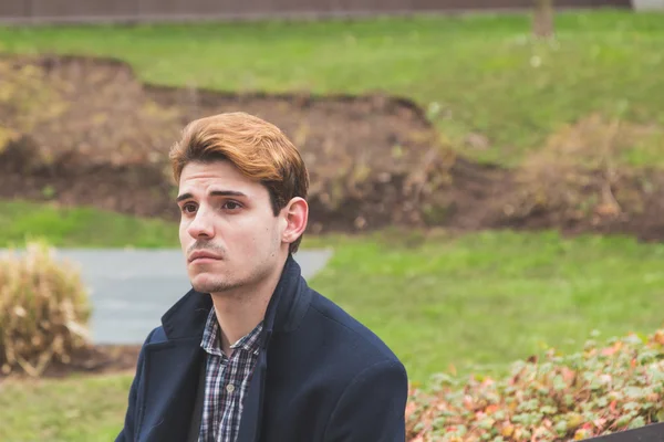 Young man posing in the city streets — Stock Photo, Image