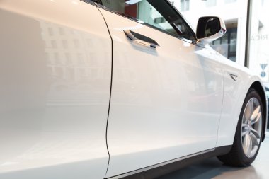 Ayrıntı Tesla Model S Araba, Milano, İtalya