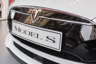 Ayrıntı Tesla Model S Araba, Milano, İtalya