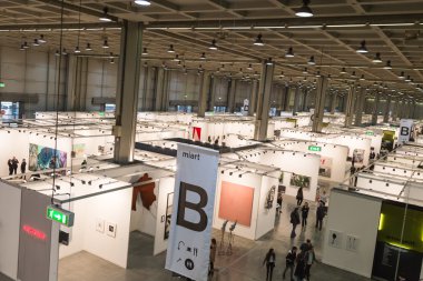 Üstten Görünüm kişi ve kabinleri Miart 2016, Milano, İtalya