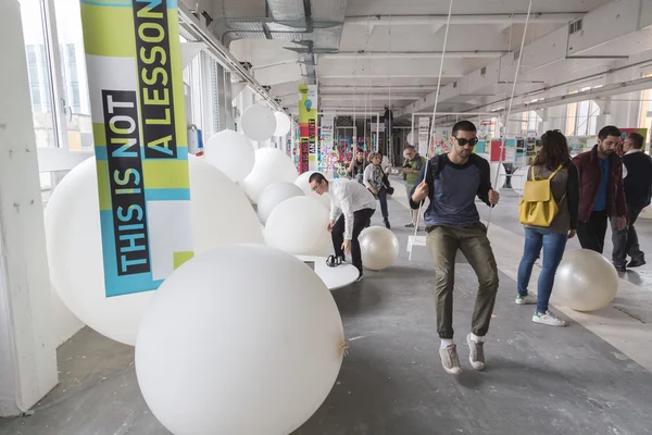 İnsanlar Fuorisalone 2016, Milano, İtalya ziyaret