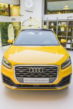 Yeni Audi Q2 araba ekranda Fuorisalone 2016, Milano, İtalya