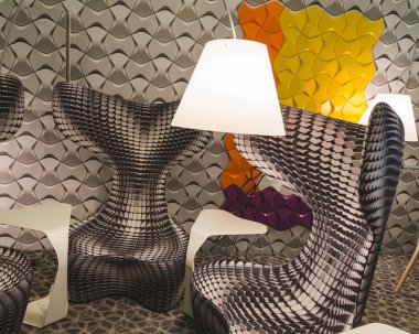 Koltuklar ekranda Fuorisalone 2016, Milano, İtalya