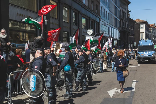 Pro-palestinska demonstranter bestrida den judiska brigaden — Stockfoto