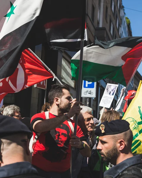 Manifestants pro-palestiniens contestant la Brigade juive — Photo
