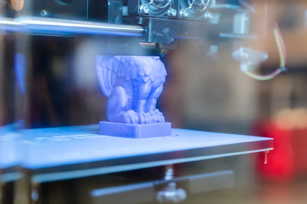 Detail van 3D-printer bij Technology hub in Milaan, Italië — Stockfoto