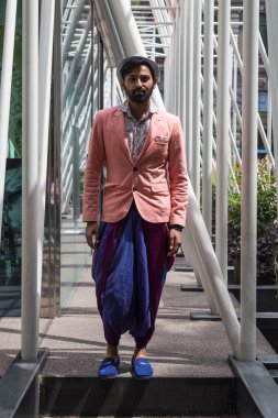 Milano Erkek Moda Haftası sırasında moda adam posig