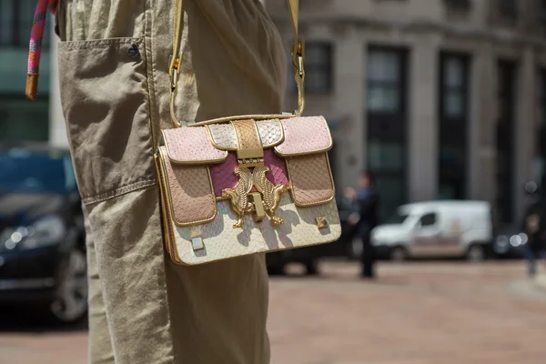 Detalhe do saco na Milan Men 's Fashion Week — Fotografia de Stock