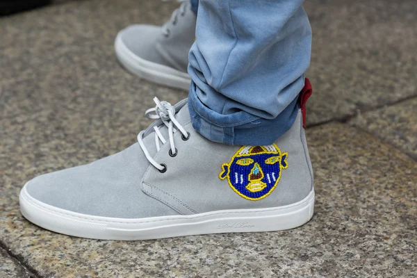 밀라노 남자의 패션 위 크에서 신발의 디테일 — 스톡 사진