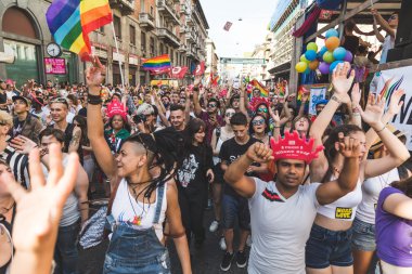 Milano, İtalya'da Pride 2016'da İnsanlar
