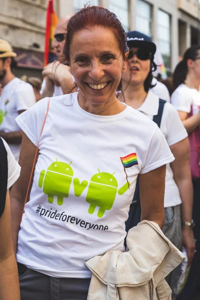 Osoby w Pride 2016 w Mediolan, Włochy — Zdjęcie stockowe