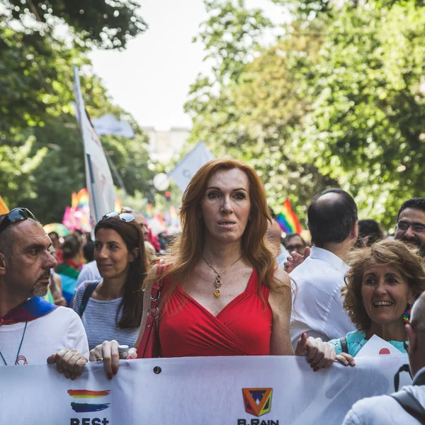 Osoby w Pride 2016 w Mediolan, Włochy — Zdjęcie stockowe