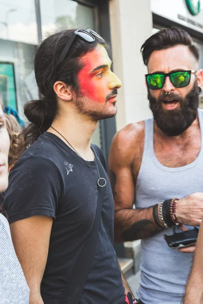 Personas en el Orgullo 2016 en Milán, Italia —  Fotos de Stock