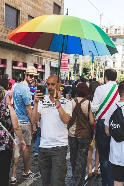 Άνθρωποι στο Καμάρι 2016 στο Μιλάνο, Ιταλία — Φωτογραφία Αρχείου