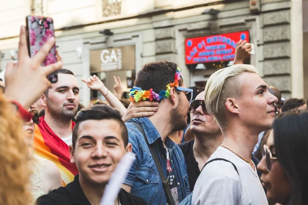 Люди в гордості 2016 в Мілані, Італія — стокове фото