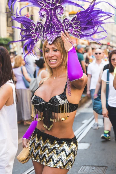 Personas en el Orgullo 2016 en Milán, Italia —  Fotos de Stock