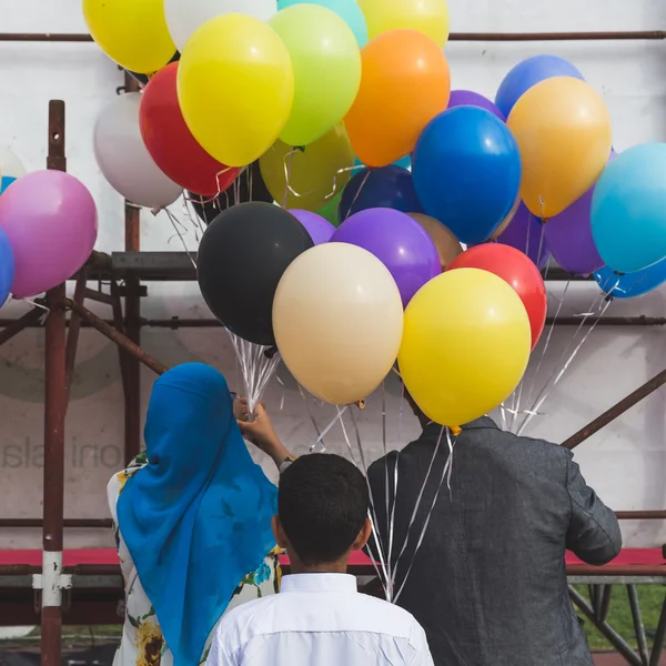 Moslim mensen die eID vieren in Milaan, Italië — Stockfoto