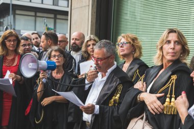 Milan, İtalya'da protesto İtalyan avukatlar