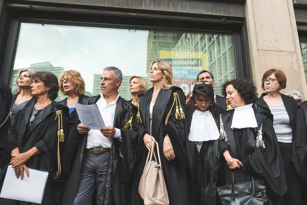 Italian lawyers protesting in Milan, Italy — Stock Photo, Image