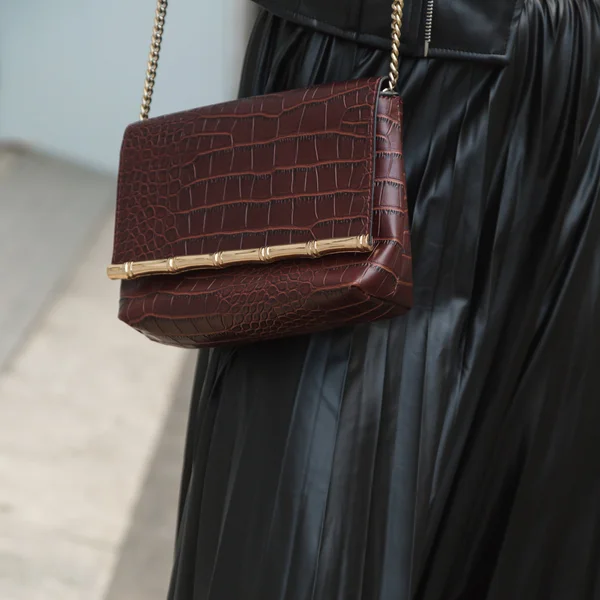 Detalhe do saco durante a semana de moda de Milão — Fotografia de Stock