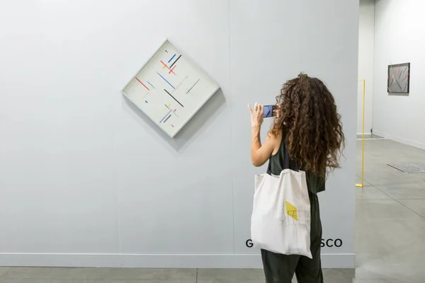 Milão Itália Setembro Pessoas Visitam Miart Exposição Internacional Arte Moderna — Fotografia de Stock