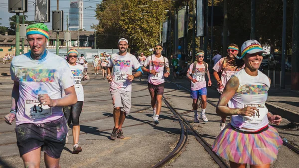 Thousands of people take part in the Color Run 2014 in Milan, Italy — Stock Photo, Image