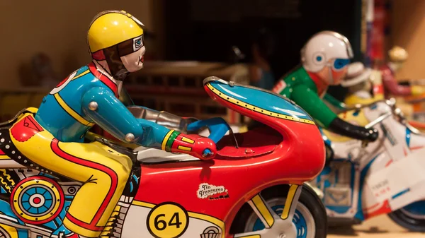 Урожай жести іграшки на дисплеї на Хоми, Головна Міжнародна шоу в Мілані, Італія — стокове фото