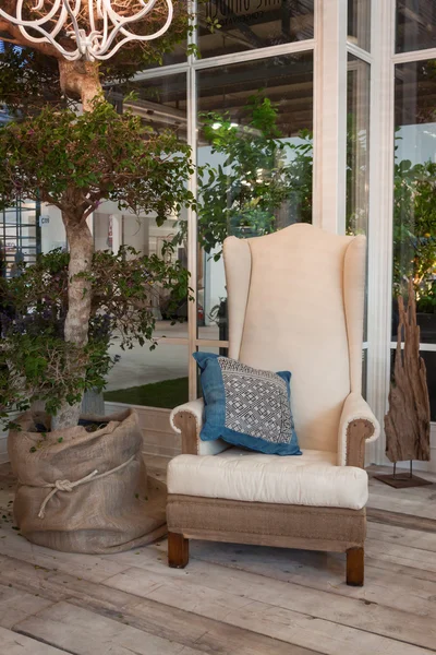 Fauteuil op display op homi, huis internationale show in Milaan, Italië — Stockfoto