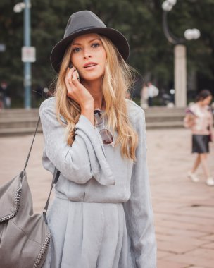 kadın cavalli moda dışında bina milan kadın moda haftası 2014 için gösterir