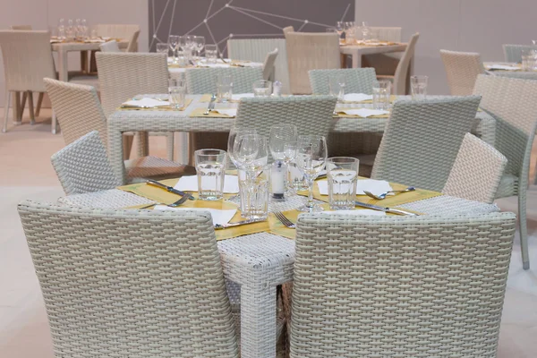 Restaurant tafel op homi, huis internationale show in Milaan, Italië — Stockfoto